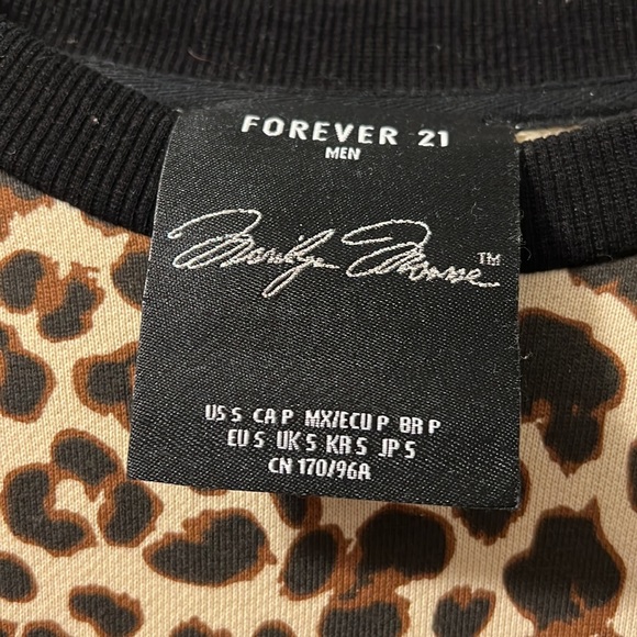 Marilyn Monroe sweatshirt. New without tags,Can send more pics if needed! - Picture 2 of 2